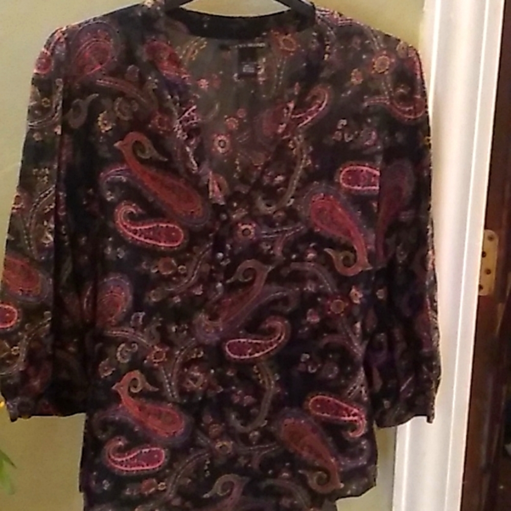 Lucky brand. 100% cotton. Small. Half sleeve